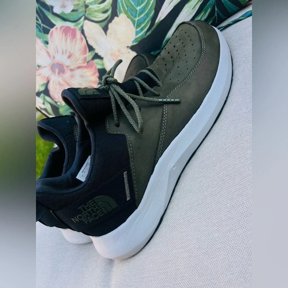 The North Face Mens EXTS Shoes Mens 12 Wide Green Leather Sneaker